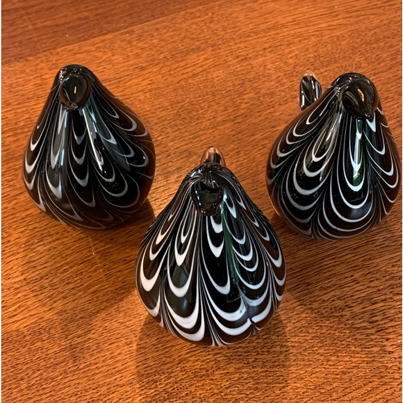 3 solid clear, black & white glass birds - Picture 8 of 12